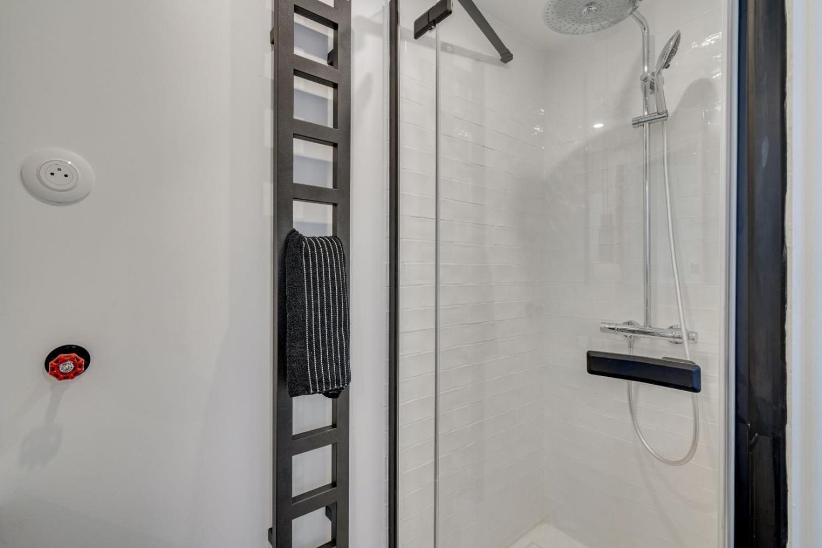194 Suite Maison Parisienne Bagian luar foto